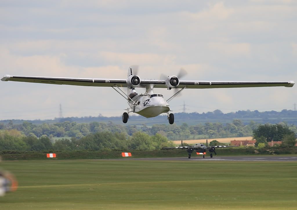 http://i119.photobucket.com/albums/o121/kokpit/Duxford%20Spring%20Airshow%2009%20-%201024s/IMG_0530.jpg