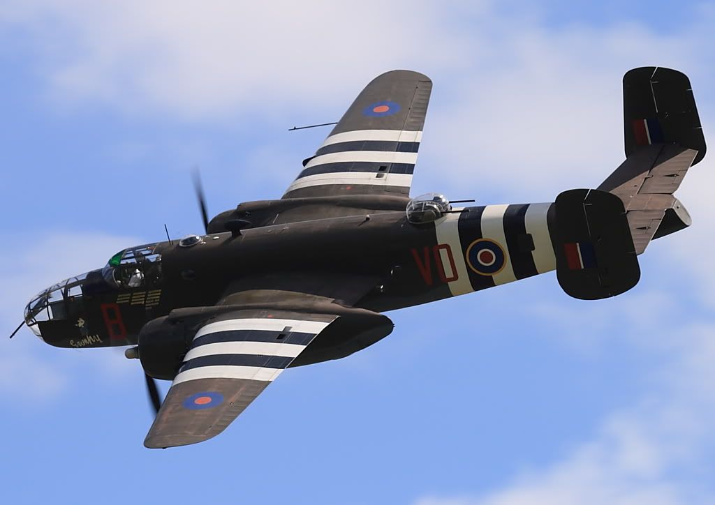 http://i119.photobucket.com/albums/o121/kokpit/Duxford%20Spring%20Airshow%2009%20-%201024s/IMG_0579.jpg