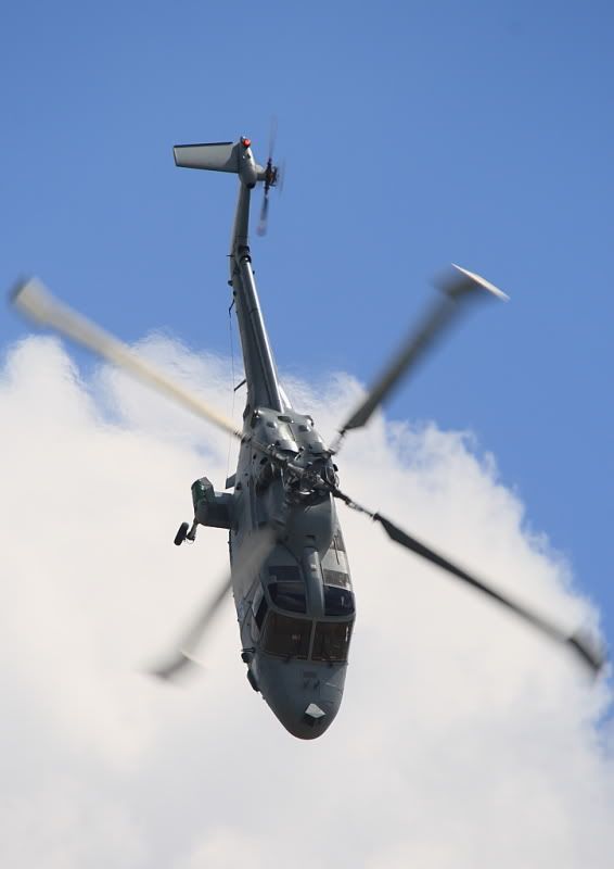 http://i119.photobucket.com/albums/o121/kokpit/Lowestoft%20Airshow%202009%20-%20800s/IMG_0315.jpg