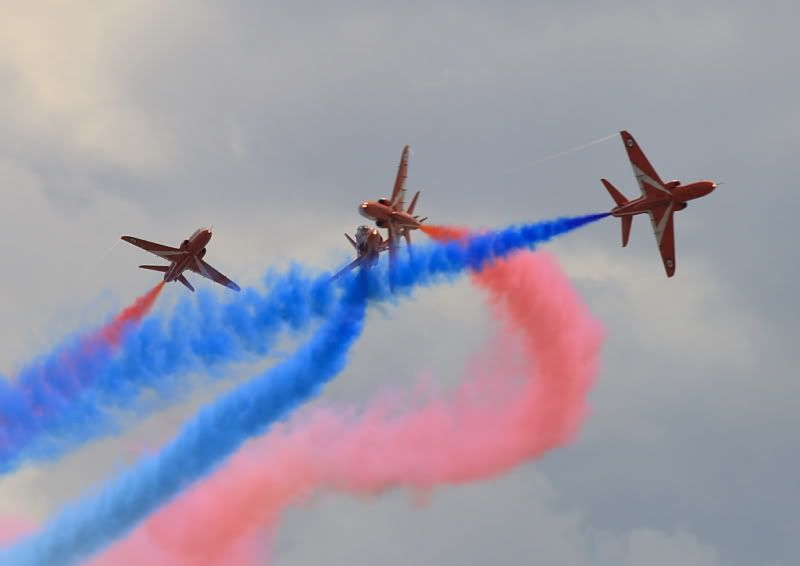 http://i119.photobucket.com/albums/o121/kokpit/Lowestoft%20Airshow%202009%20-%20800s/IMG_1052.jpg
