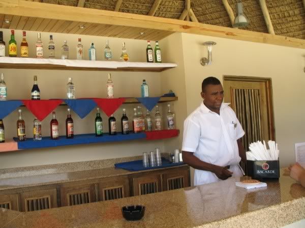 Wavepoolbar.jpg