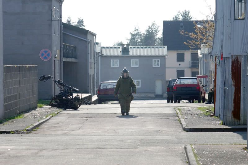 IMAGE: http://i119.photobucket.com/albums/o126/Oak-Street-Imaging/operator.jpg