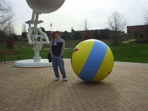 pixar lamp and ball. The giant Luxo lamp and Luxo