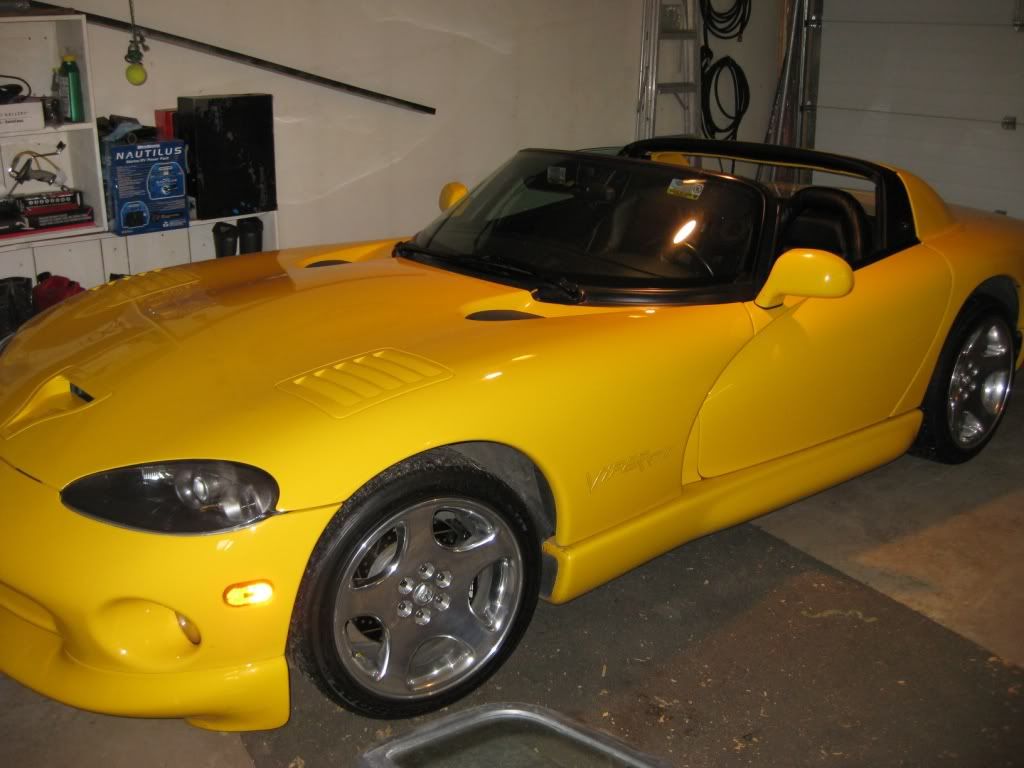 http://i119.photobucket.com/albums/o155/Stybscelica/ViperConvertible.jpg