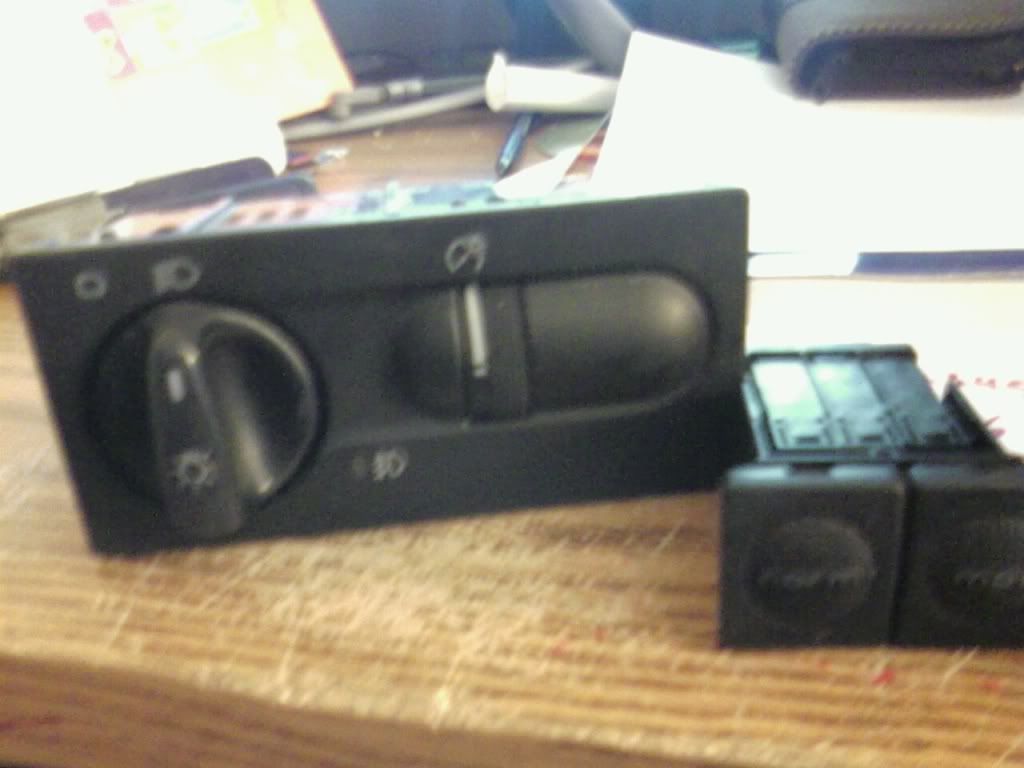 FS Mk3 Tow hooks, red black oem. Vento bubble switch, red lit