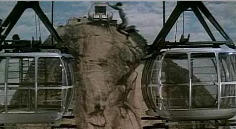 007ContraoFoguetedaMorte1.jpg