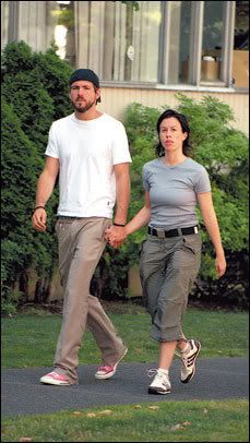 Ryan Reynolds Married Alanis Morissette on Alanis Morissette Ryan Reynolds Split Malibu Mafia