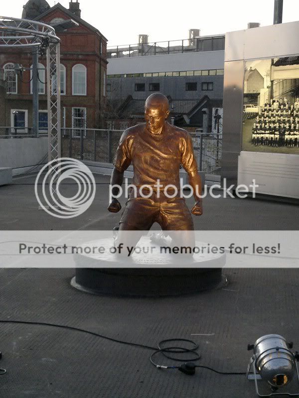 Thierry Henry's statue