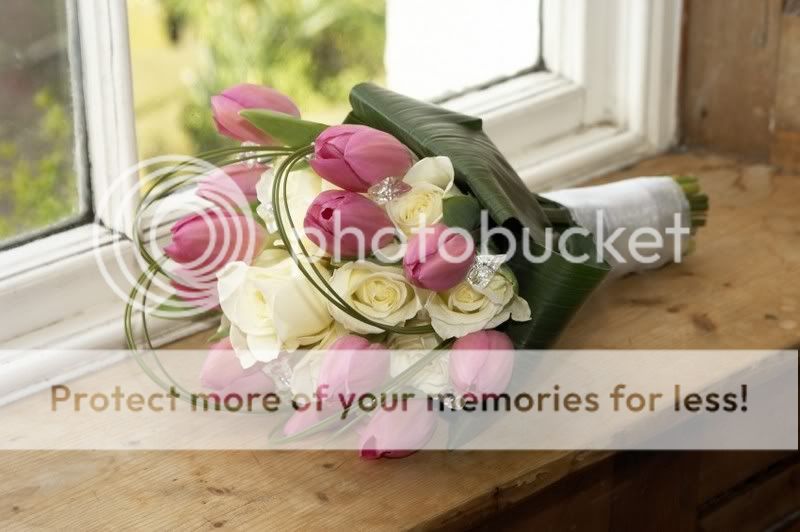 http://i119.photobucket.com/albums/o148/kpaleske/Bouquet.jpg